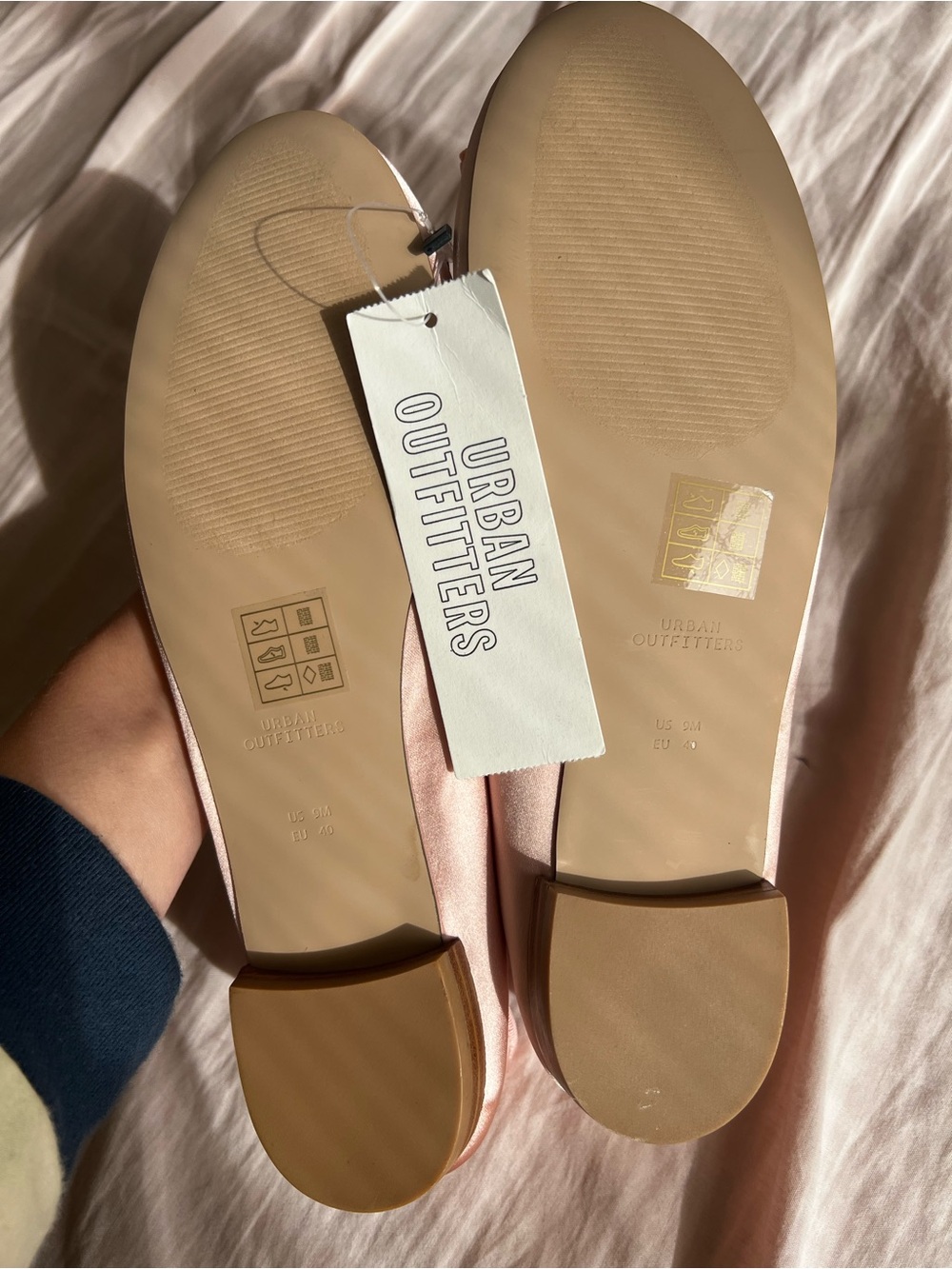 Urban Outfitters Blush Pink Ballet Flats with Bow - Picture 8 of 9
